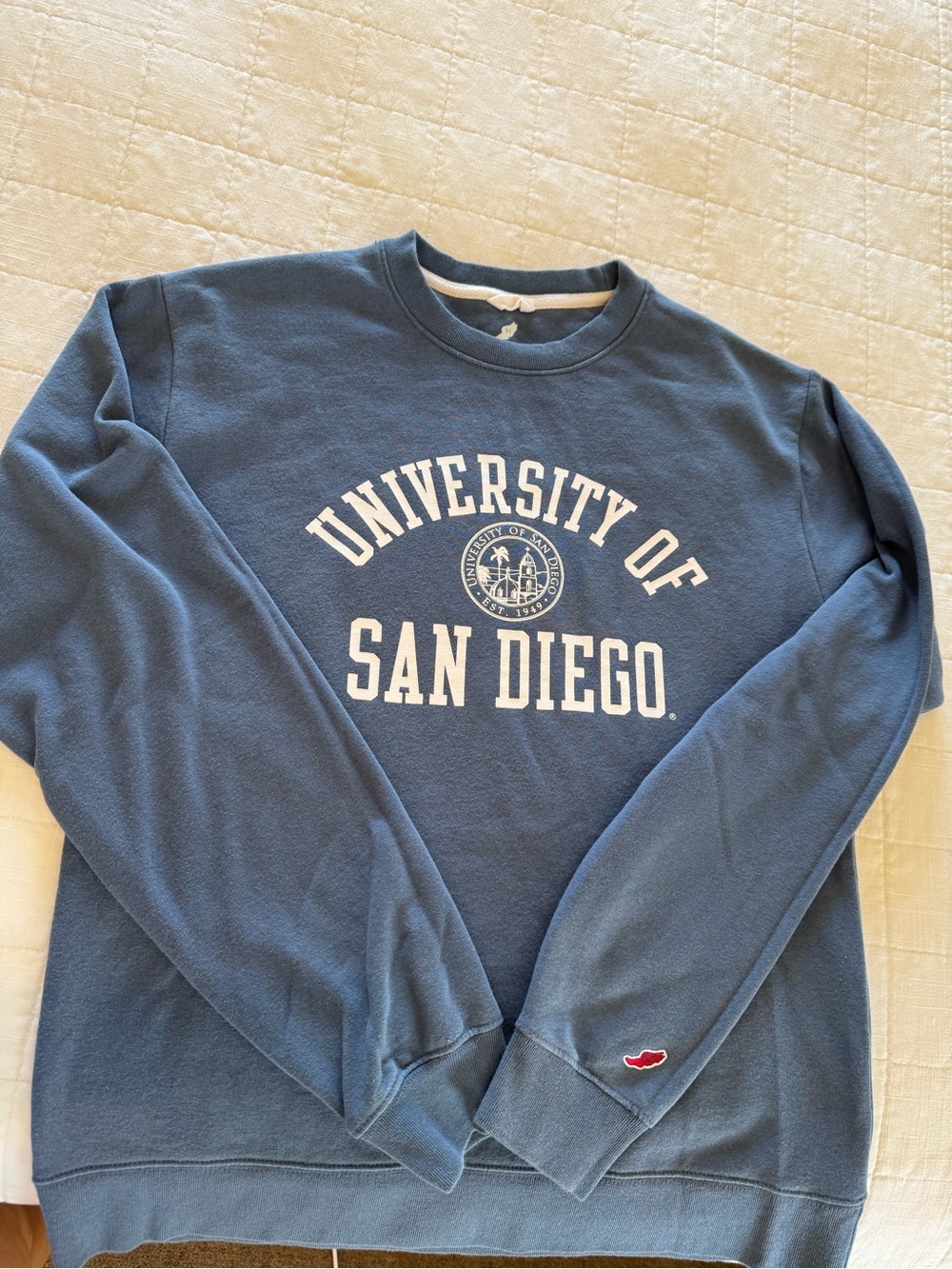 University of San Diego sweatshirt size M
